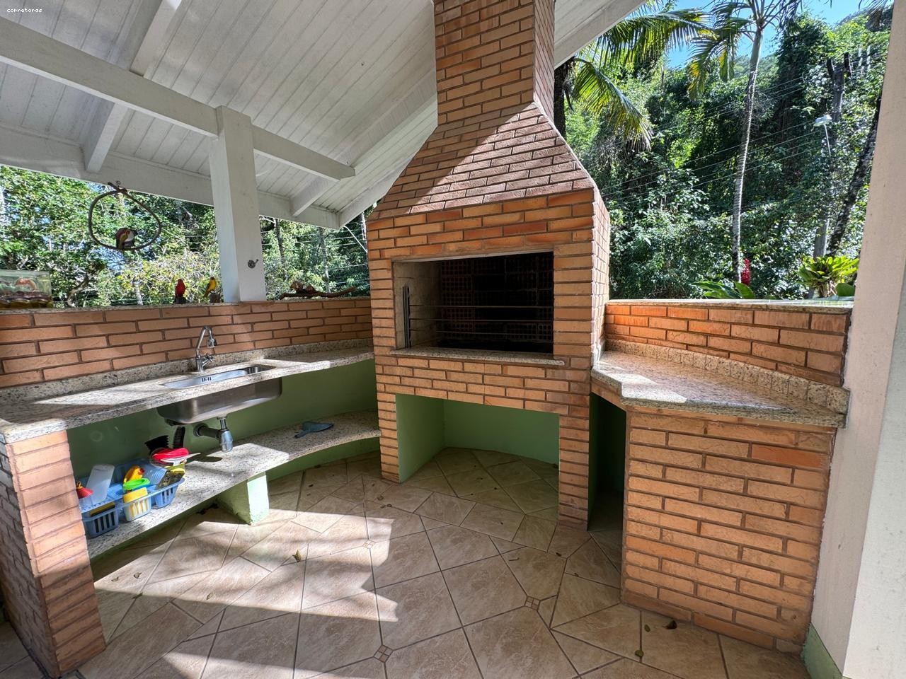 Casa, 5 quartos, 183 m² - Foto 1